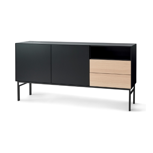 Edge by Hammel - Skænk på ben med 2 låger og 2 skuffer 179.9 cm x 89 cm x 42 cm | Møbelsalg.dk