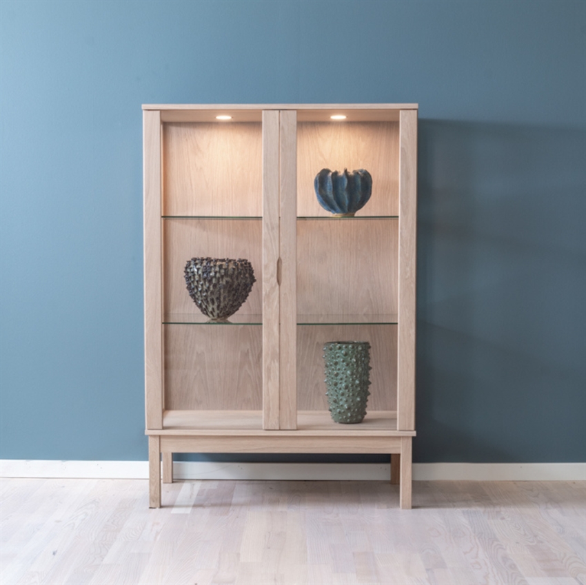 Klim Furniture | V302 Vitrine | Hvidolie