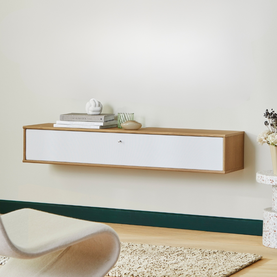 Mistral AV TV Møbel - Olieret eg m. hvid front 133 cm x 23 cm x 32.5 cm | Møbelsalg.dk