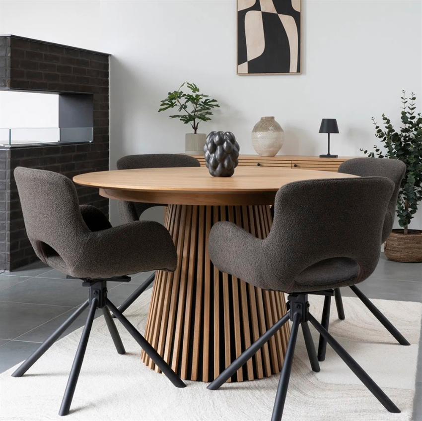 Lisette spisebord | Egetræ inkl. 2 tillægsplader