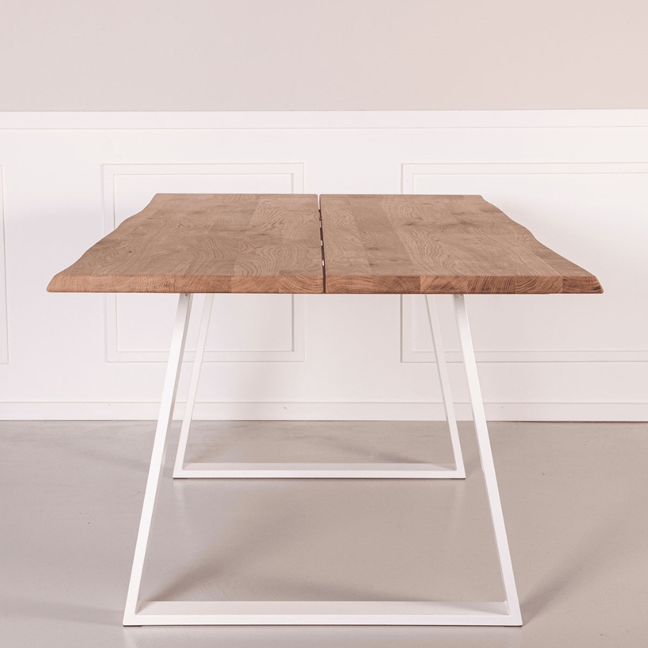 Wood by Nordic Porto plankebord m. trapez ben - Mocca olie 140 cm x 3 cm x 80 cm | Møbelsalg.dk